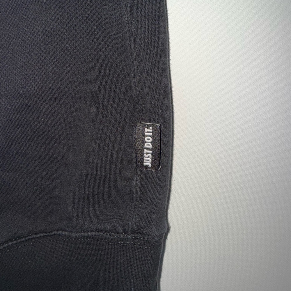 Nike Men’s Large Just Do It Crew Neck Sweatshirt Black - Picture 4 of 6